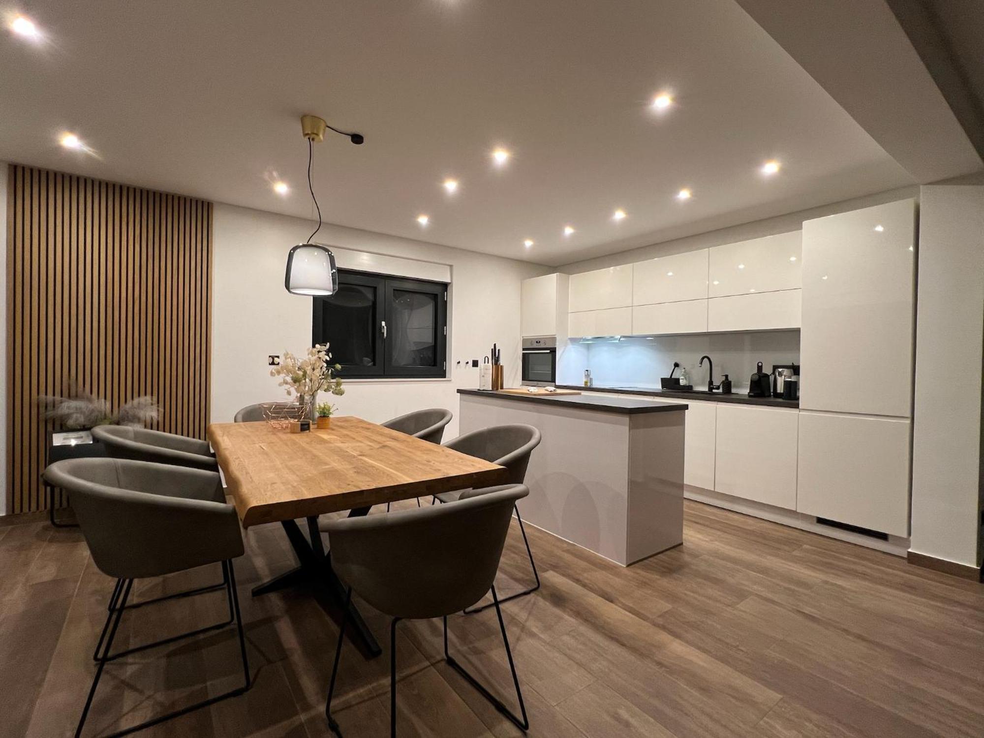 House & Home Slatine Exterior foto